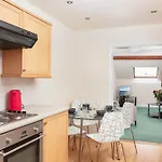 Royal Discovery 3*