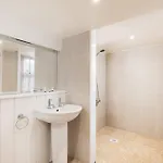 Royal Discovery 3*