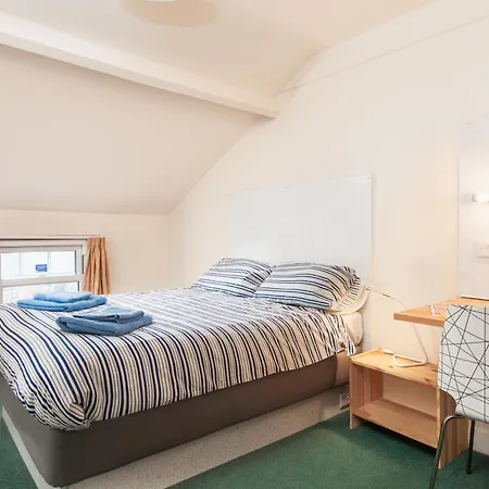 Royal Discovery 3*