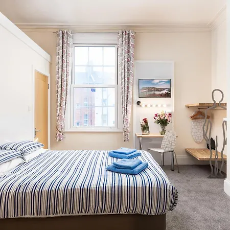 Royal Discovery 2* Whitby