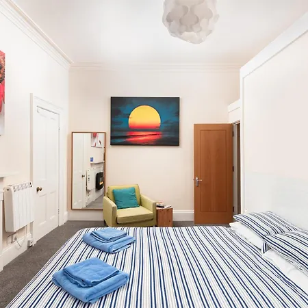 Royal Discovery Bed & Breakfast Whitby