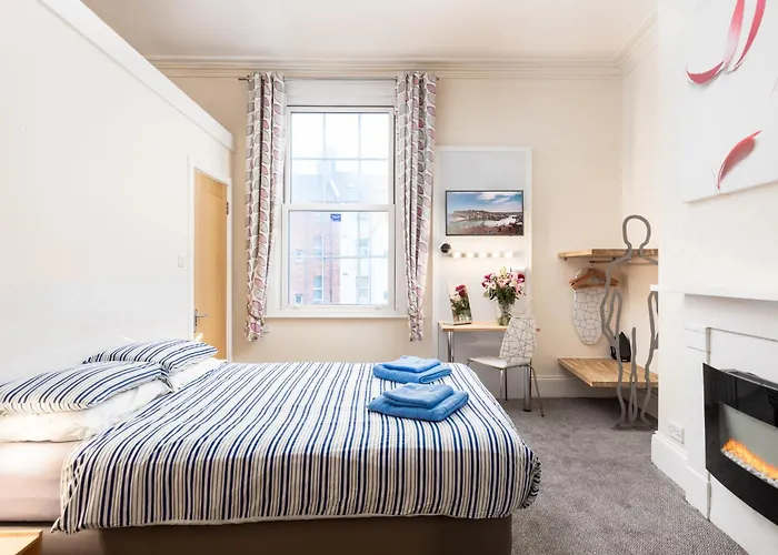 Royal Discovery 2* Whitby