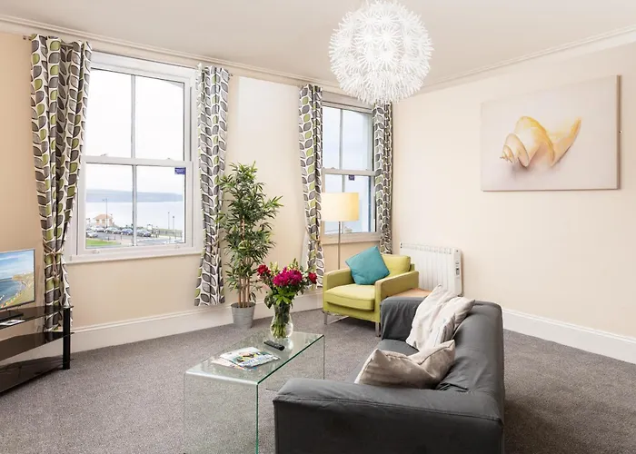 Royal Discovery 2* Whitby